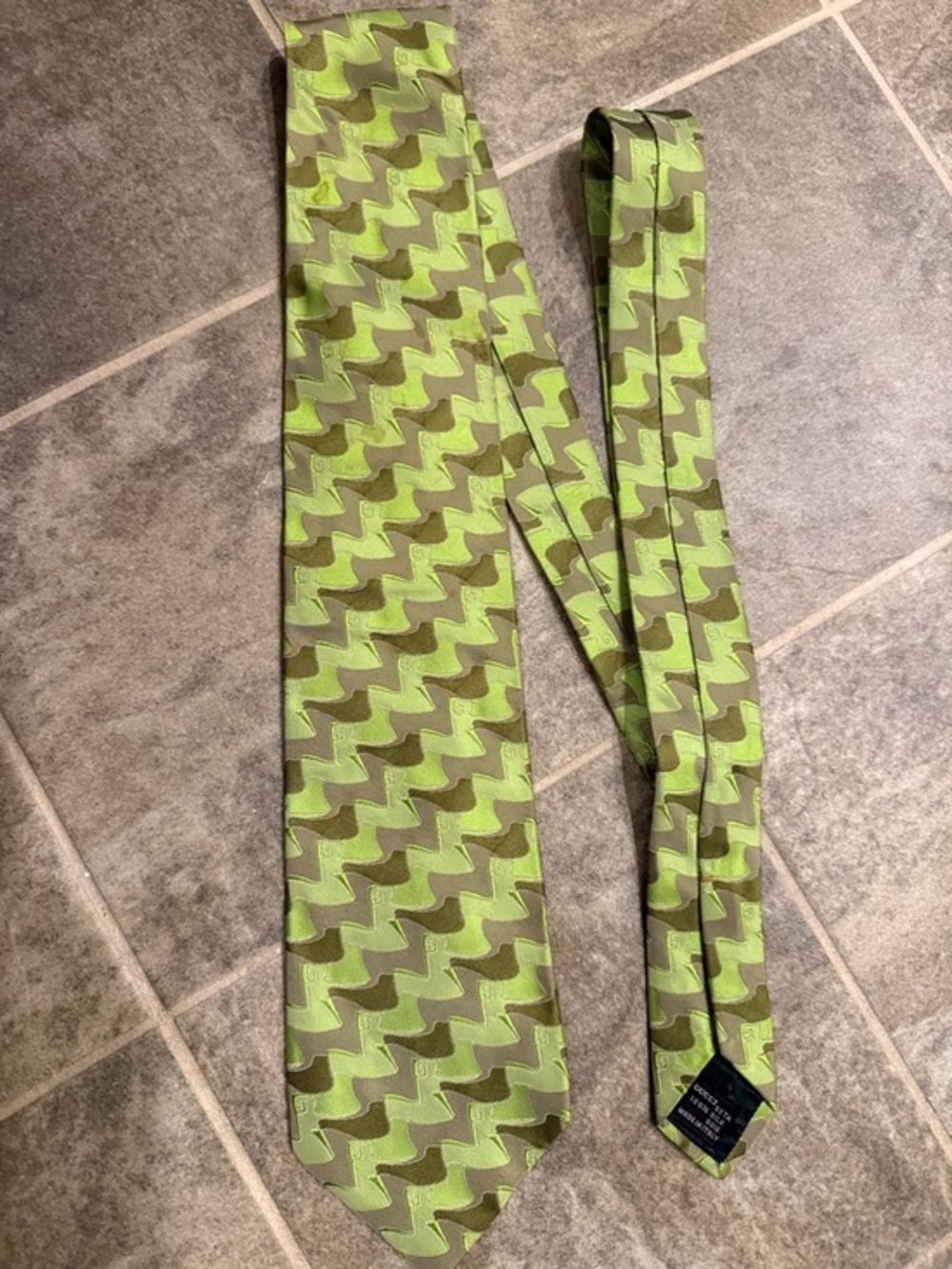 Authentic Gucci neck-Tie for men Gucci suits Italian made